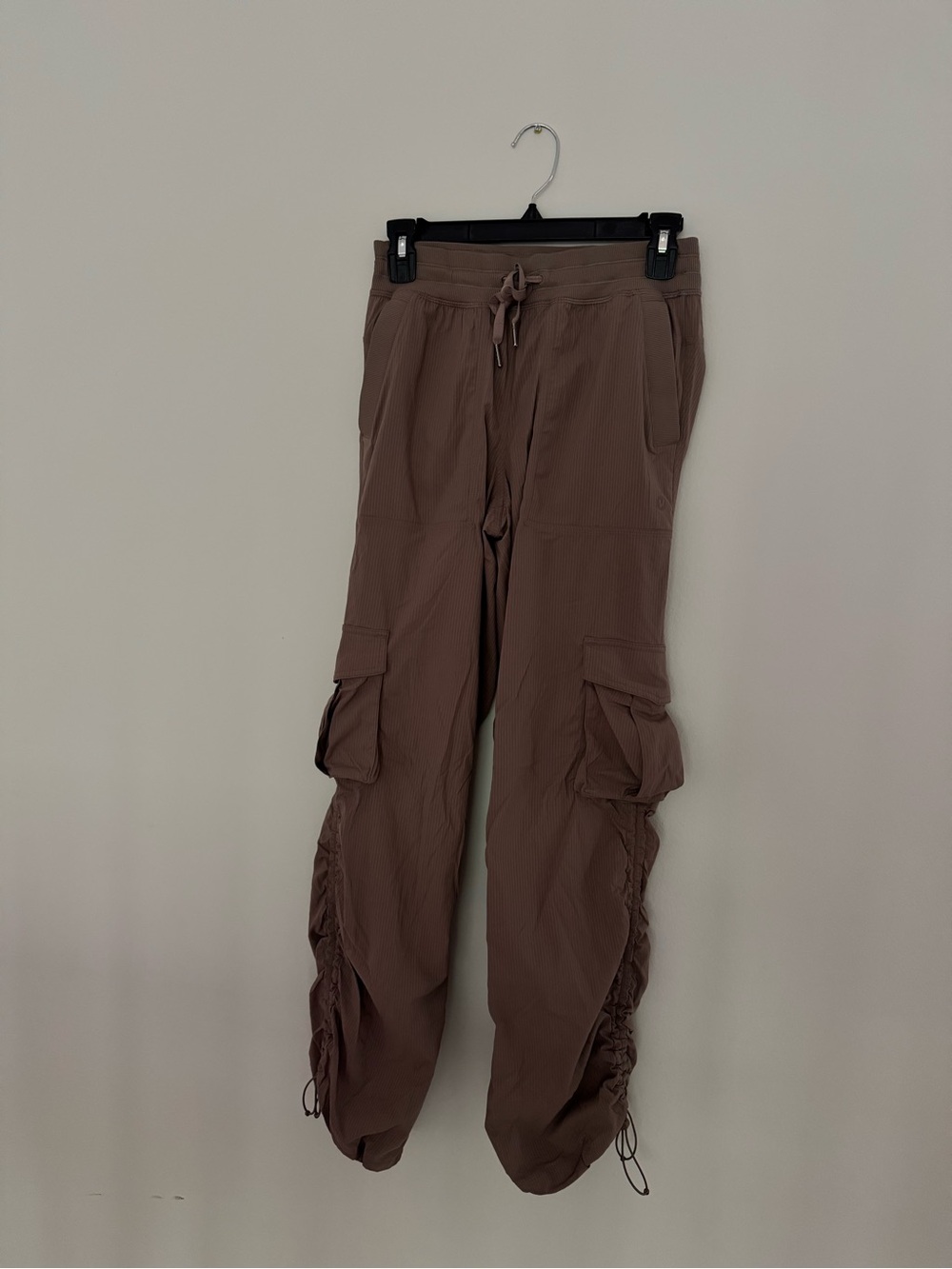 lululemon athletica Women’s Cargo Pants - Taupe Brown